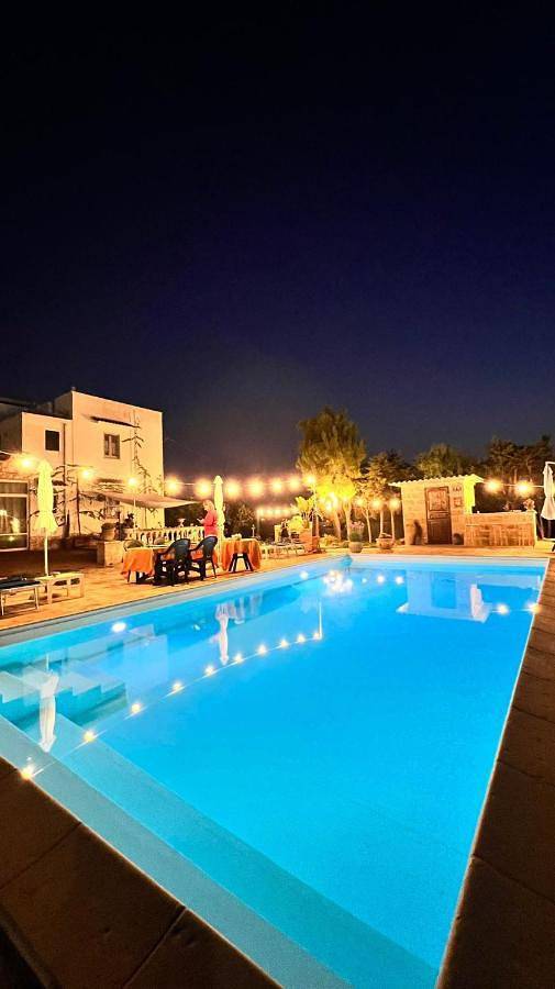 B&b per 2 persone, con Terrazza e Giardino nonché Piscina e Panorama a Parabita