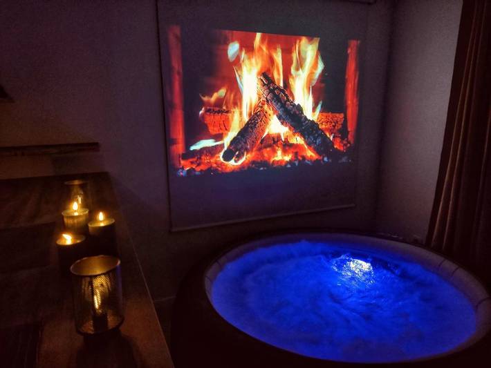 Appartement de vacances pour 4 personnes, avec Balcon ainsi que Jacuzzi et Terrasse