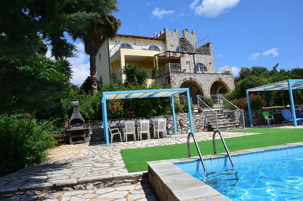 Casa vacanza a Messenia a partire da 339€ a notte