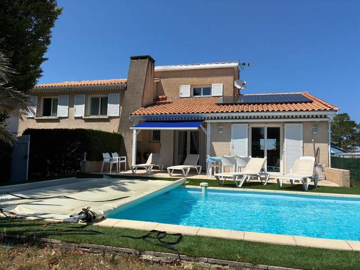Location de vacances pour 6 personnes, avec vue ainsi que jardin et piscine dans Plage de La Hume - 2