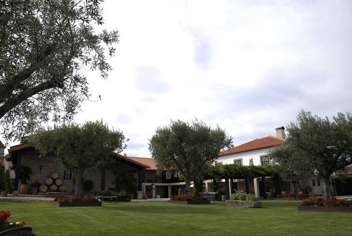 Casa rural para 3 personas, con sauna y piscina además de jardín y jacuzzi en Chaves - 2