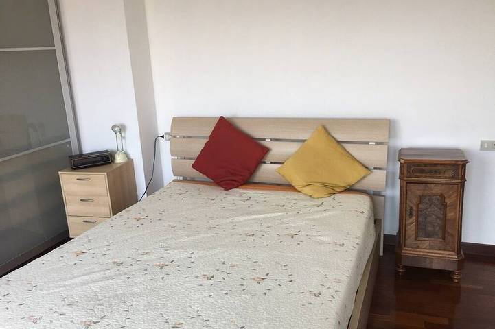 Ganze Wohnung, Appartamento luminoso  con balcone, silenzioso davanti a un parco vicino a Gym in Centro (Gallarate), Gallarate