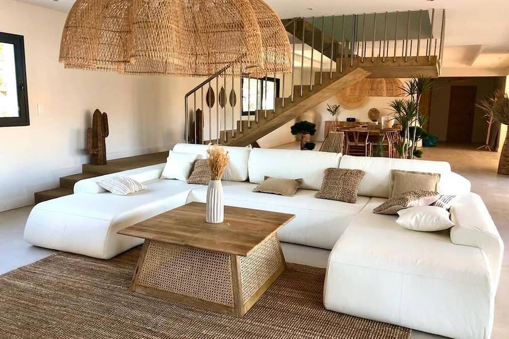 La Maison d'Ambrine - The 5-star Villa Ibiza in Chamaret, Nyons und Umgebung