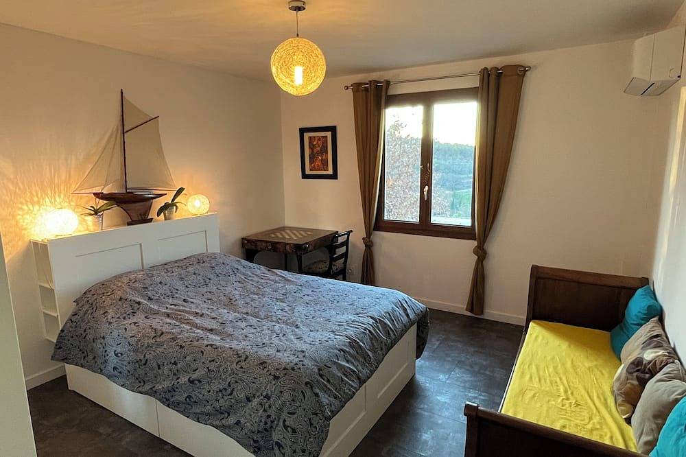 Entire apartment, In a quiet and natural setting, a beautiful and comfortable home between Luberon and Ventoux in Le Beaucet, Parc naturel régional du Mont-Ventoux