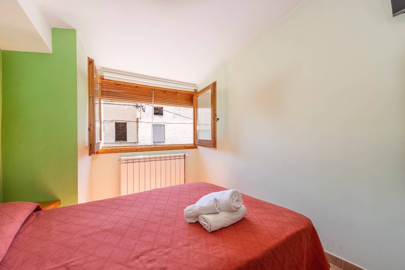 Kamer 'Habitación Doble' met Uitzicht op de Bergen, Wi-Fi en Airconditioning, foto 14