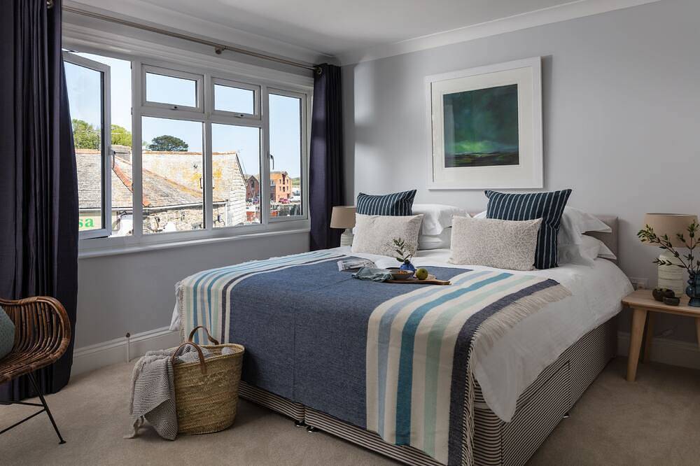 Entire apartment, Flat 1 Strand House - Padstow -  stylish harbourside apartment sleeping 2-4 in Padstow, Cornwall