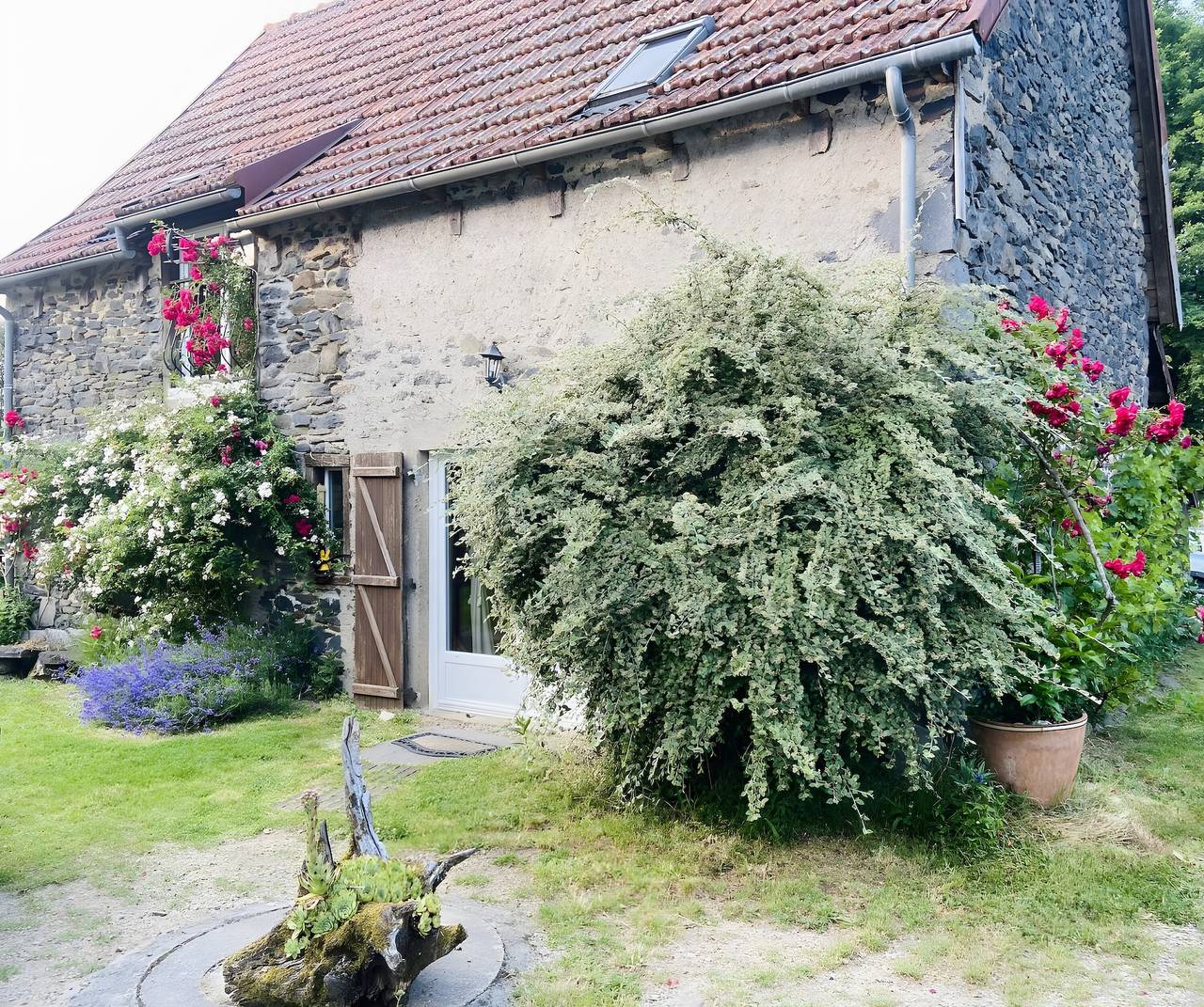 Casa rural « Gîte La Ruche »: naturaleza y tranquilidad en Mauriac, Cantal in Región de Mauriac