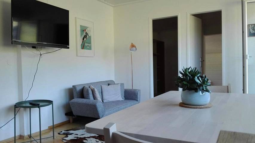 Ferienwohnung für 8 Personen, mit Ausblick und Sauna sowie Garten