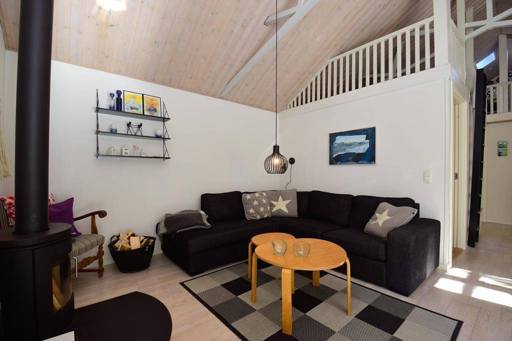 Ruhig gelegenes, süßes Holzhaus auf großem Waldgrundstück in Fjand, Nissum Fjord