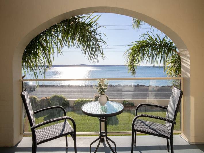 Studio for 2 people, with balcony and balcony/terrace as well as pool, child-friendly in South Coast NSW