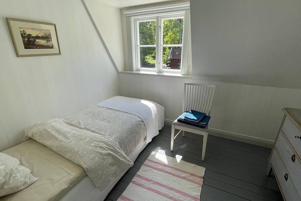 Nuovo annuncio Spettacolare soggiorno in riva al mare, 2 case, 10 letti, adatto per 2 famiglie in Osthammars, Uppsala