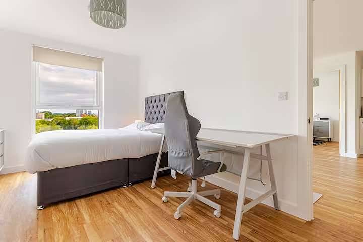 Ganze Ferienwohnung, Apartment - Sleeps 4 - Parking in Greater Manchester