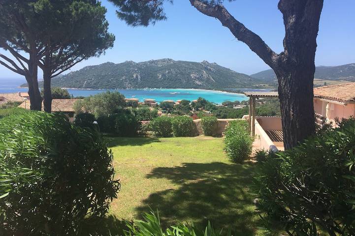 Villa für 6 Personen, mit Terrasse und Pool in Santa Giulia