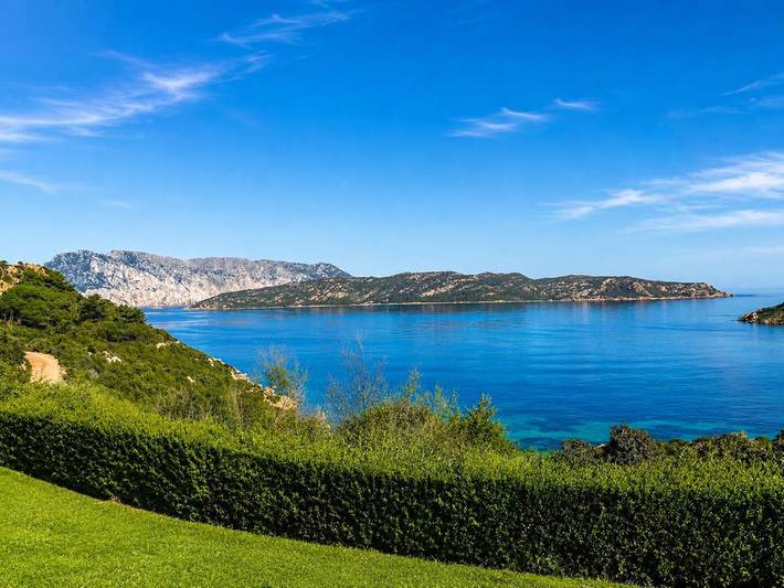 Appartamento per 6 persone, con Terrazza e Giardino nonché Piscina e Panorama a Capo Coda Cavallo