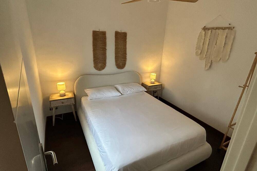 Costa Maresme, Barcelona ★Casa  Burriac, Sunny, Spacious with private & Pool in Cabrils, Costa del Maresme
