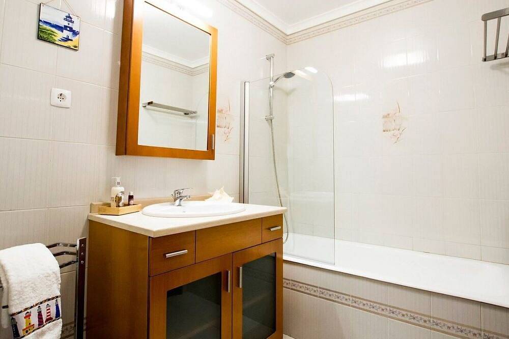 Apartamento entero, Haus der Scheinwerfer mit freier Garage in Praia da Barra, Gafanha da Nazaré