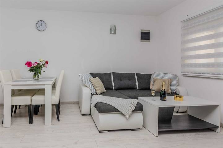 Ganze Wohnung, Luxuriöse Fewo | für 4-6 Personen | nur 30 m vom Strand | voll ausgestattete in Vir