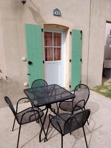 Gîte pour 4 personnes, avec piscine et terrasse à Gallargues-le-Montueux