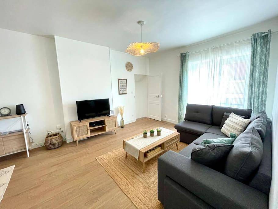 Appartement entier, Two-Bedroom Apartment in Bessines-sur-Gartempe, Région de Bellac