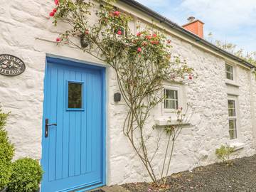 Holiday Home for 4 People in County Antrim, Ulster, Photo 2