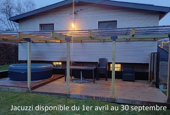 Chalet pour 5 personnes, avec jacuzzi et jardin