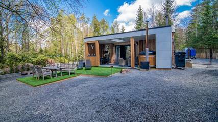 Gîte pour 4 personnes, avec piscine ainsi que jardin et sauna, animaux acceptés à Érezée