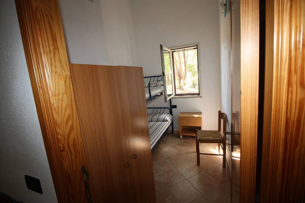 250 metros del mar entre lago, mar y campo in Orosei, Provincia de Nuoro