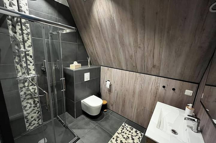 Gîte pour 5 personnes, avec jacuzzi ainsi que terrasse et jardin à Mélisey - 4