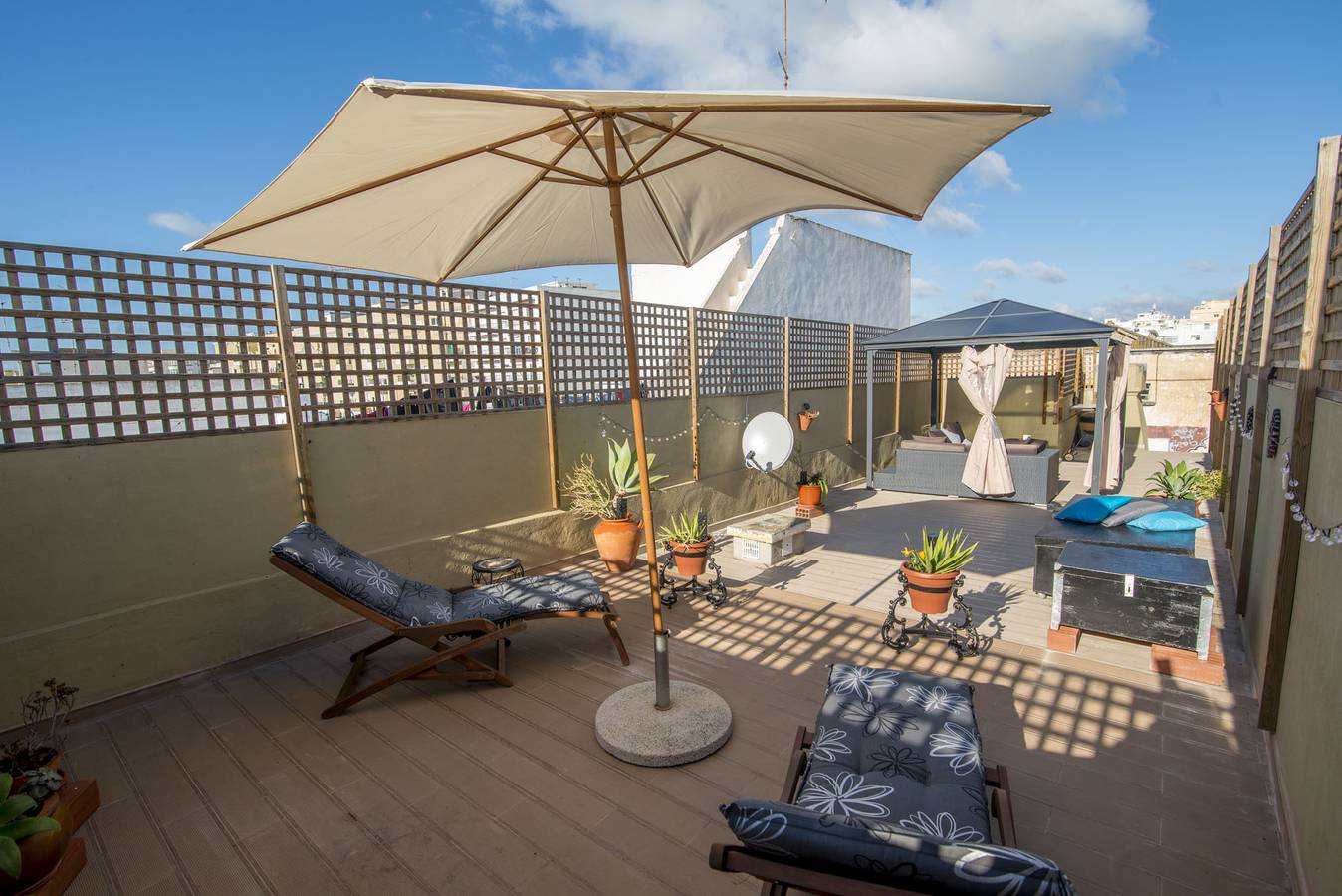 Historisches Stadthaus mit Dachterrasse und ruhigem Innenhof — 5 Minuten von Ferry & Market entfernt in Olhão, Parque Natural da Ria Formosa