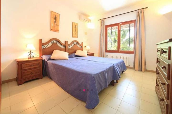 Marions Holiday Home with Private Pool in a Great Central Location, A/C, Wi-Fi in Caló de ses Dones (Santanyí), Santanyí
