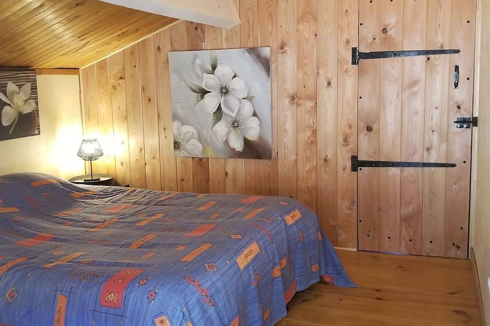 Renovated barn facing the Mercantour peaks in Roquebillière, Nizza Region