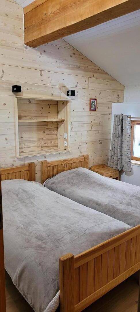 Gîte pour 11 personnes, avec terrasse et jardin, animaux acceptés à Saint-Jean-de-Belleville - 3