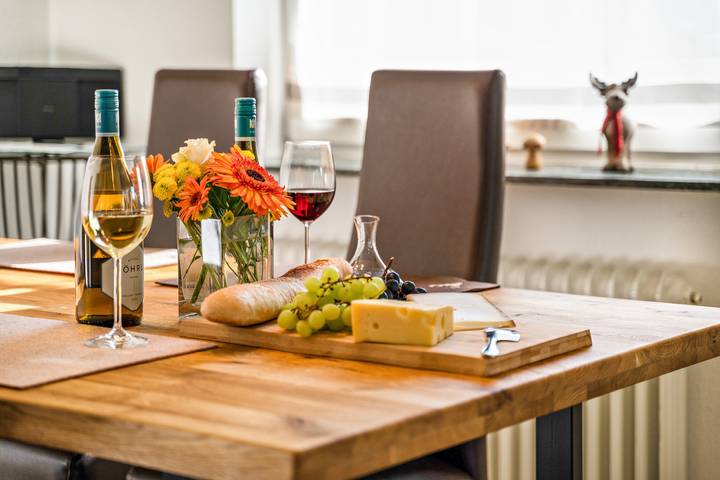 Appartement entier, Appartement 'Ferienwohnung Kuckucksnest' avec vue sur les montagnes, terrasse privée et Wi-Fi in Lahr, Forêt-Noire centrale
