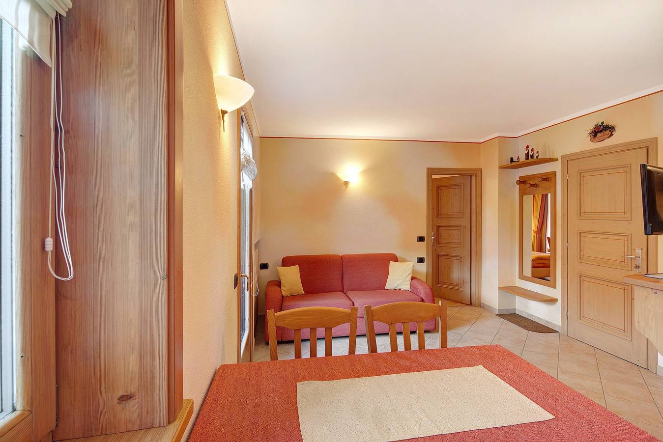 Appartamento intero, Appartamento 'Baita Pemont' con vista montagne, balcone e Wi-Fi in Livigno (Borgo), Livigno