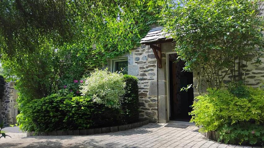 Location de vacances pour 4 personnes, avec vue ainsi que jardin et terrasse à Yssingeaux - 2