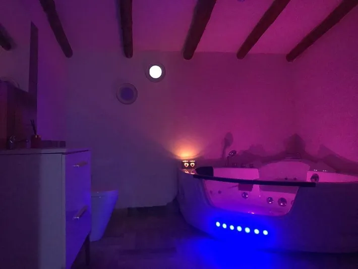 Apartamento de vacaciones para 2 personas, con jardín y terraza además de piscina y vistas - 1