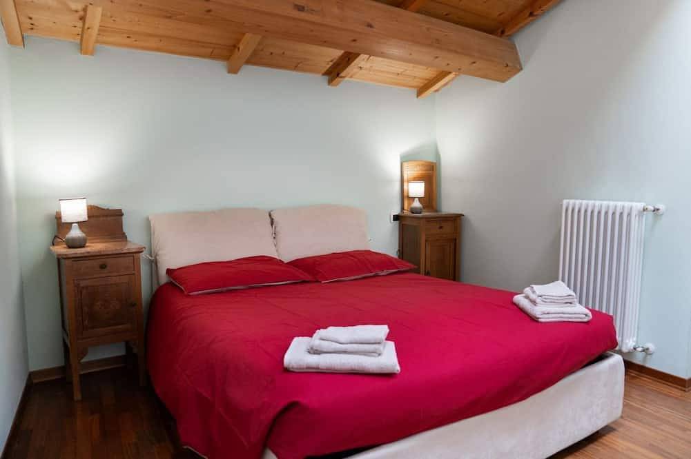 Geheel appartement, Guesthost - A cozy and practical apartment of approximately 70 square meters, perfect for three people, located on the second floor of a renovated historic building (No elevator).The property is located in the heart of Ravenna, right in the historic cent in Ravenna, Provincie Ravenna