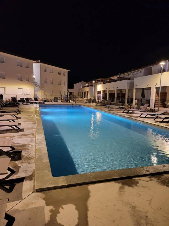 Appart’hôtel pour 4 personnes, avec jardin et piscine, animaux acceptés