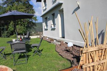 Gîte pour 2 personnes, avec jardin et terrasse à Châtel-Guyon