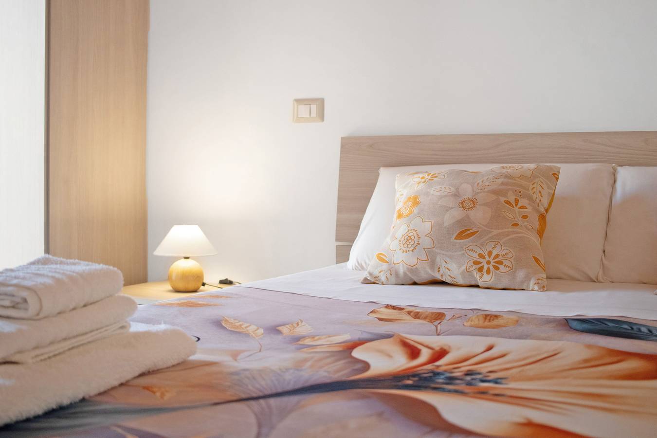 Room 'Yellow' with Shared Terrace, Wi-Fi and Air Conditioning in Terlizzi, Bari Province