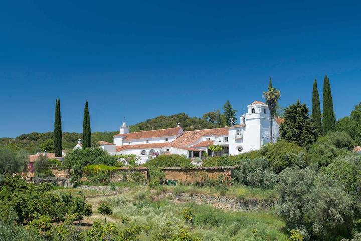Casa rural para 24 personas, con Jardín y Piscina en Cazalla de la Sierra