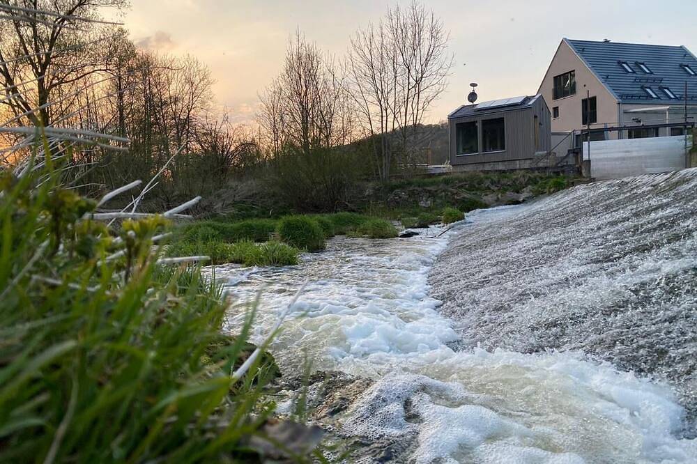 Luxus- Ferienhaus am Fluß, Liegewiese, Sauna, Kamin,  barrierefreies Erdgeschoss in Mulfingen, Hohenlohe