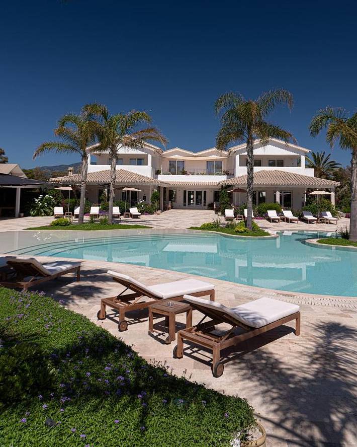 Hotel für 2 Personen, mit Balkon und Terrasse sowie Garten und Pool in Nora - 4