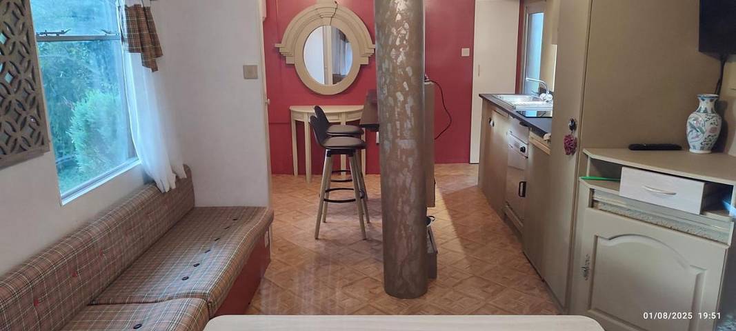 Chalet pour 2 personnes, avec jardin et vue ainsi que piscine et terrasse