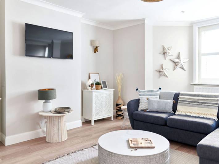 Cottage for 18 people, with garden, with pets in Bournemouth