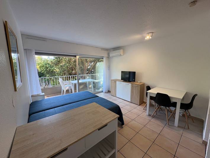 Gîte pour 3 personnes, avec Balcon dans Plage Veillat Saint Raphael
