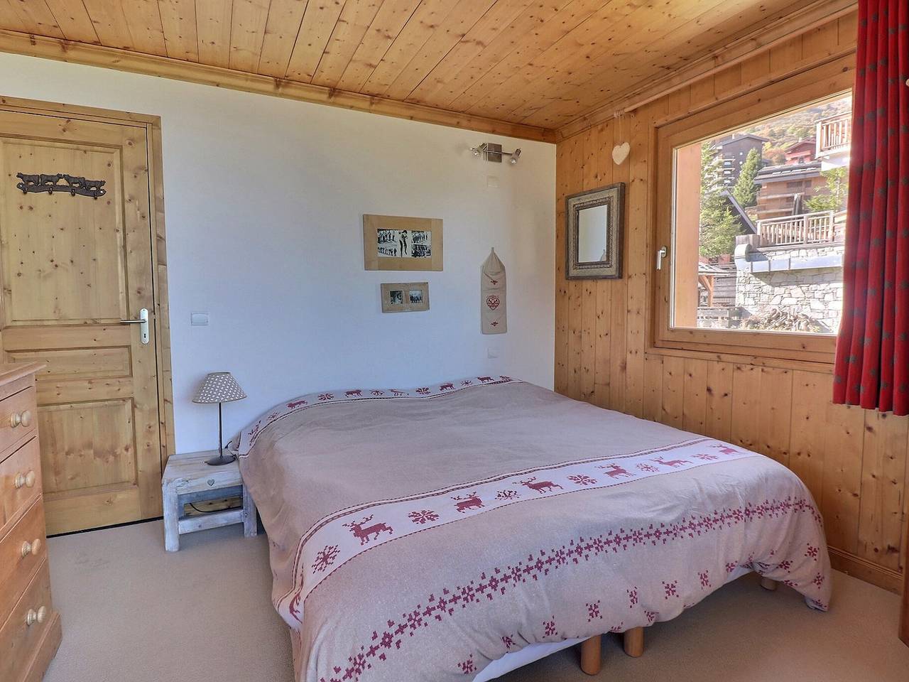 Apartamento entero, Encantador apartamento de 2 habitaciones + cabina, acceso directo a pistas, cerca de comercios in Méribel-Mottaret, Les Allues