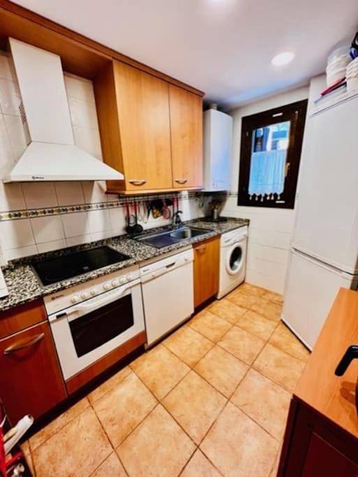 Casa rural para 7 personas, con vistas y jardín en Hoz de Jaca - 2