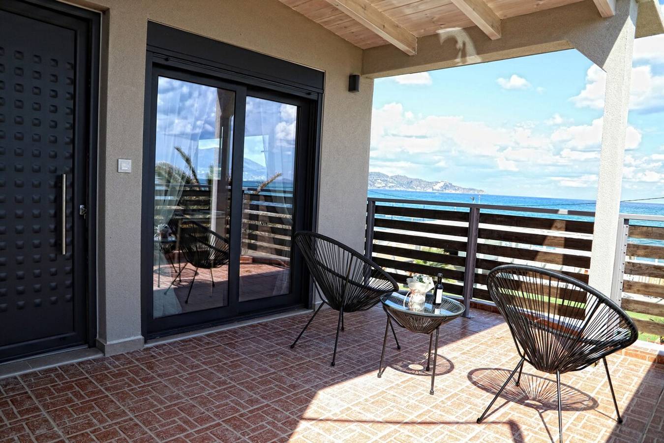 Appartement entier, "Havana 2" Sea and Pool Apartment in Région d'Iraklio-Héraklion