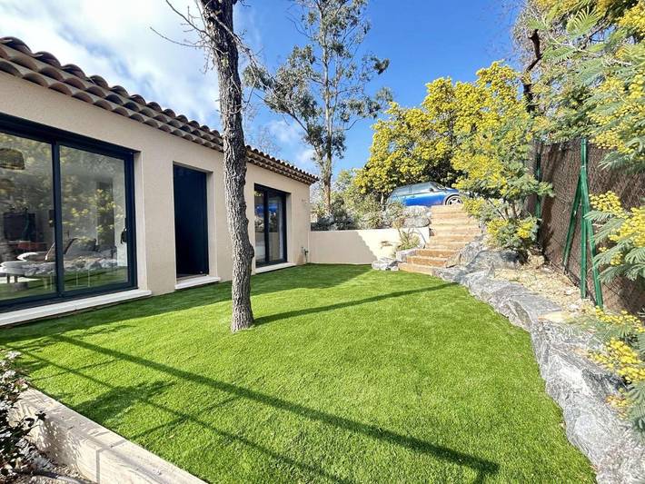 Ferienhaus für 4 Personen, mit Balkon und Terrasse sowie Garten und Ausblick in Grimaud - 3